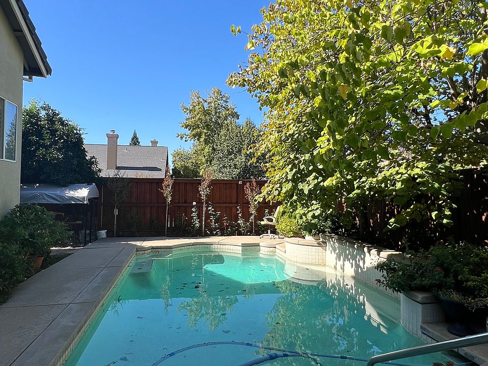 1st image of 6901 Hollybrook Dr #1