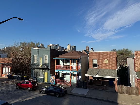 3rd image of 517 Gillis St APT 201