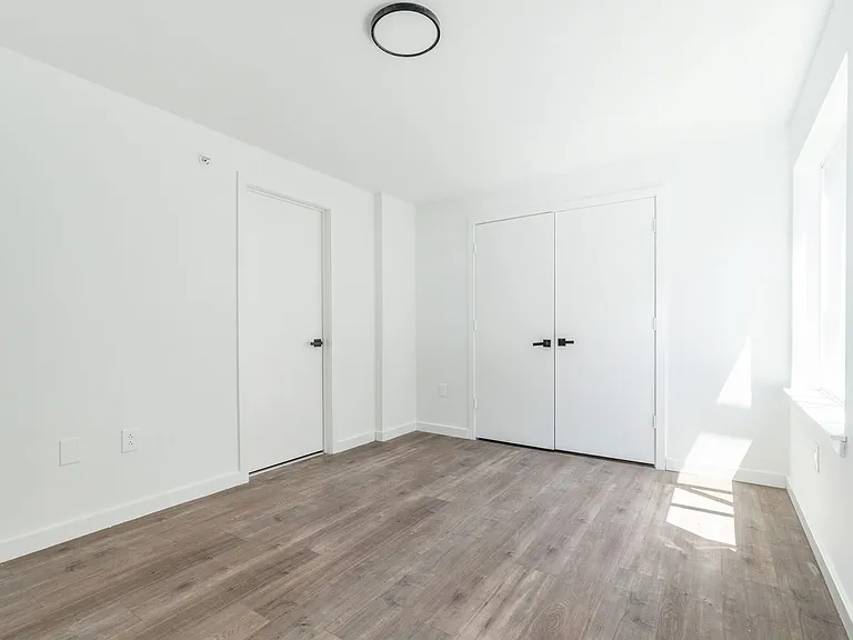 3003 Glenwood — Photo 81