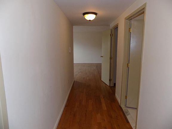 5th image of 12 Brooklyn Ave APT 202