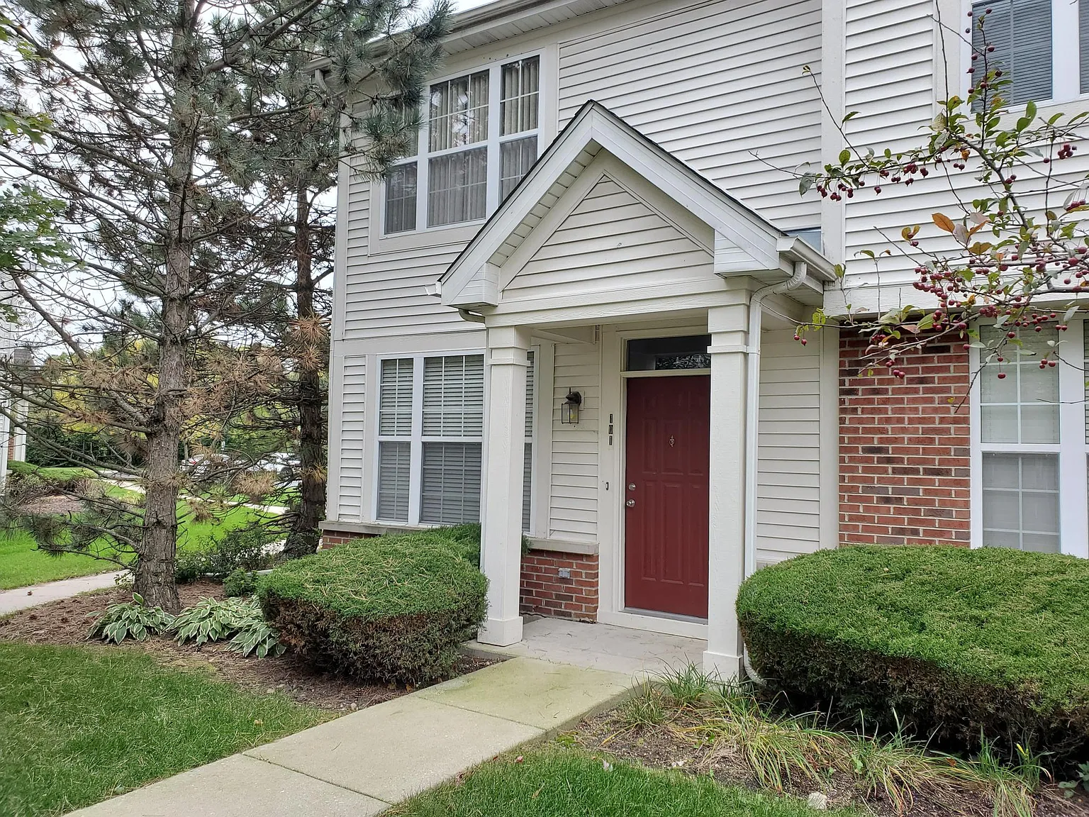 2 bed, 1.5 bath, 1285 sqft, $2,295 — Photo 1