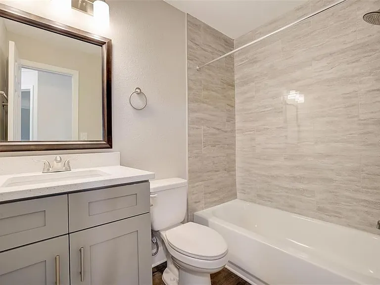 2556 Woodgate Blvd #101 — Photo 21