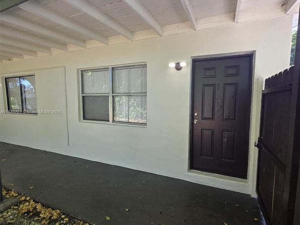 3981 SW 12th Pl APT 1