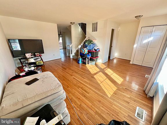 3rd image of 4504 Blue Jay Ct