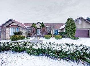 4 Ridgeview Ct, Pittsford, NY 14534