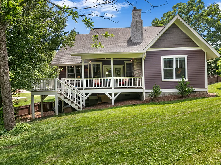 179 Barnrock Dr — Photo 2
