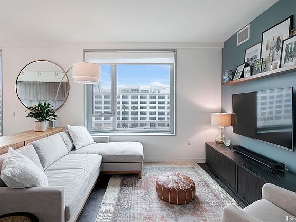 5th image of 1000 3rd St Unit 611