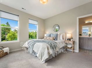 207 N Holland St, Portland, OR 97217