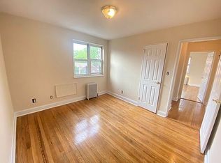 22151 Horace Harding Expy #22F, Oakland Gardens, NY 11364