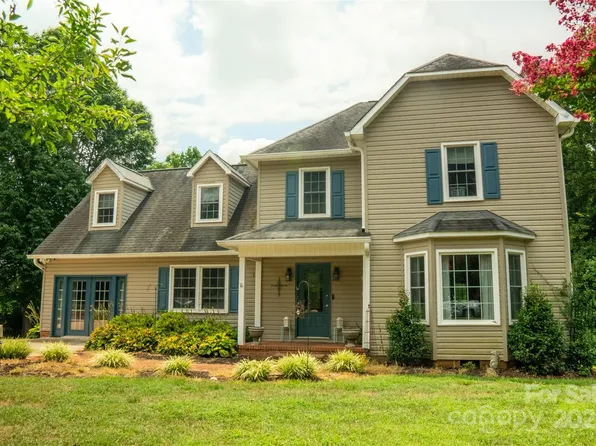 129 Countrywood Dr, Forest City, NC 28043