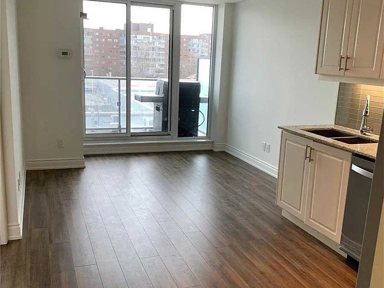 9618 Yonge St #303 — Photo 3