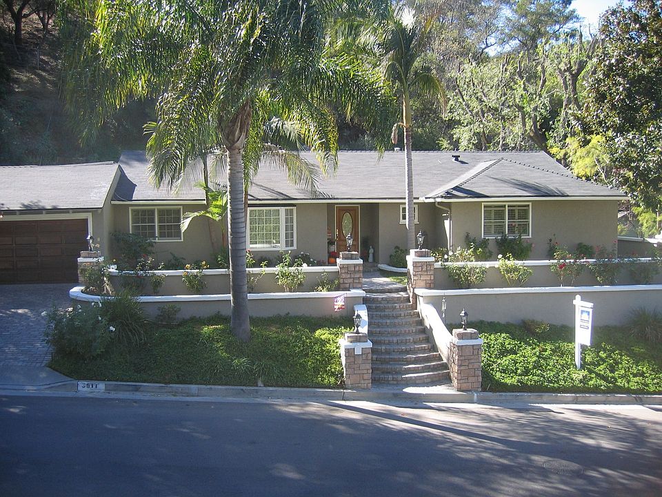 Lovely Longridge Estates Updated Classic Pool Home