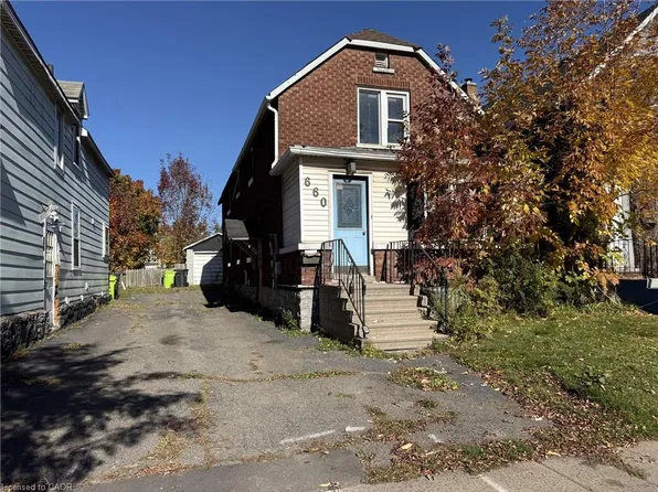 660 Queen St W, Sault Ste Marie, ON P6A 1A9