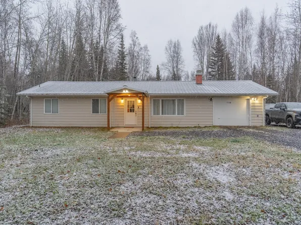 1110 Glenn St, North Pole, AK 99705