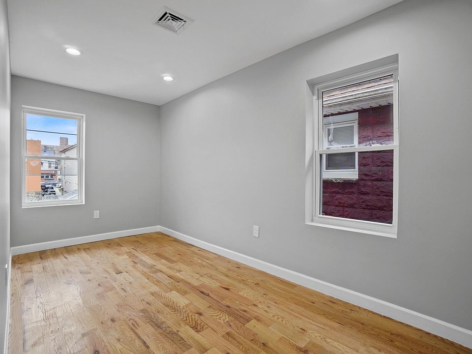 2nd image of 1641 Research Ave #1W
