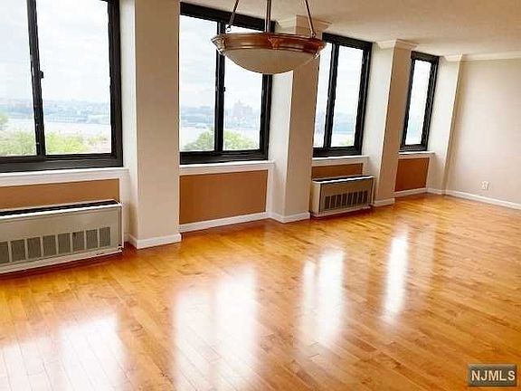 2nd image of 300 Winston Dr APT 509
