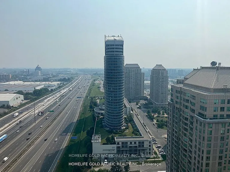 88 Corporate Dr #Penthouse 17 — Photo 3
