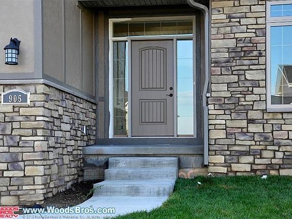 2nd image of 905 N 95th St