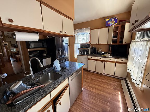 3rd image of 228 Portsea Street