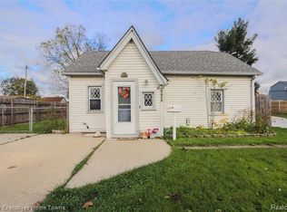 17815 E 12 Mile Rd, Roseville, MI 48066