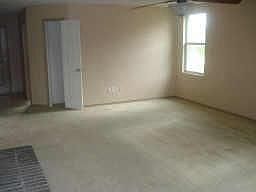 3rd image of 1725 Creek Bend Ln