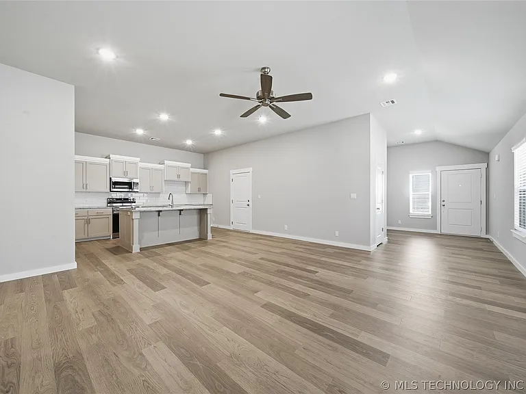 14631 E 39th St S — Photo 7
