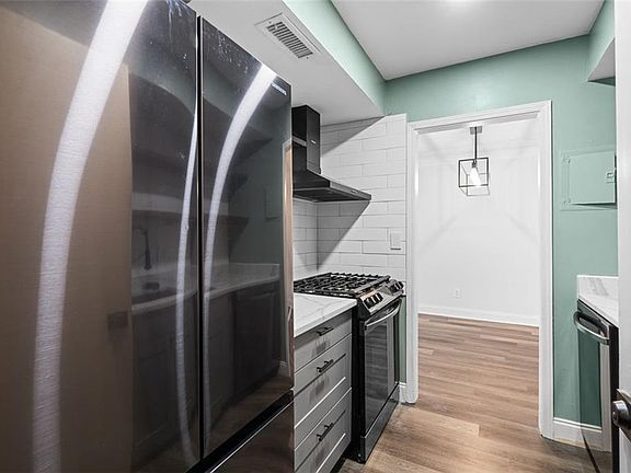3rd image of 6851 Roswell Rd APT N10