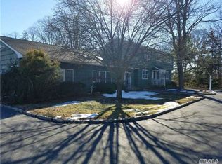 342 Middle Rd, Bayport, NY 11705