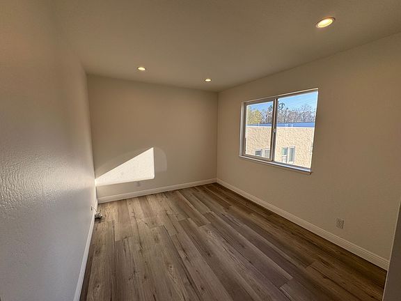 5th image of 1120 Douglas Ave APT 11