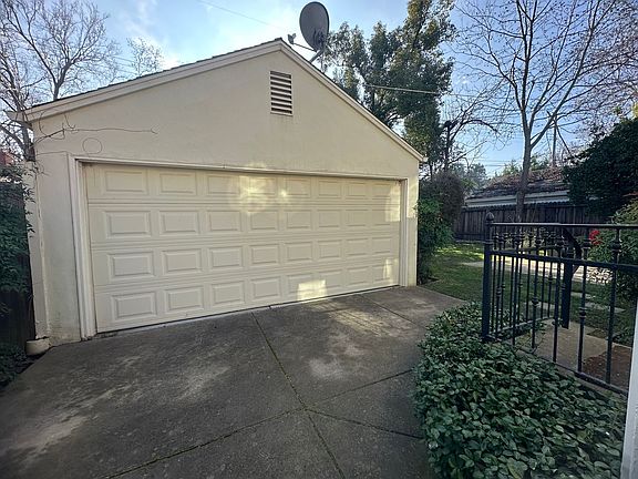 5th image of 1520 9th Ave