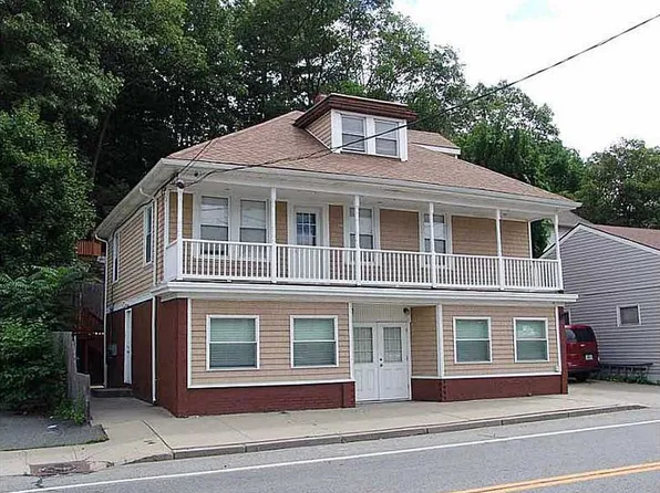 1251 Mendon Rd, Cumberland, RI 02864