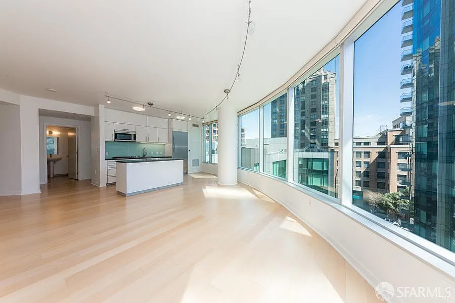 2 bed, 2.0 bath, 1317 sqft, $8,700 — Photo 4