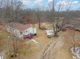 550 East St, Lake, MI 48632