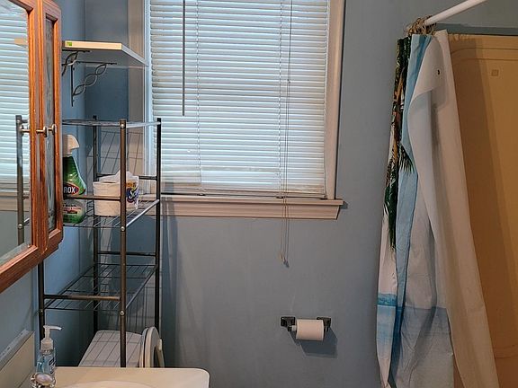 3rd image of 24337 Stanford St