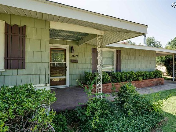 3rd image of 2609 Fairway Dr
