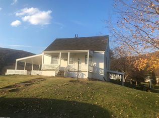 102 Nelson St, Narrows, VA 24124