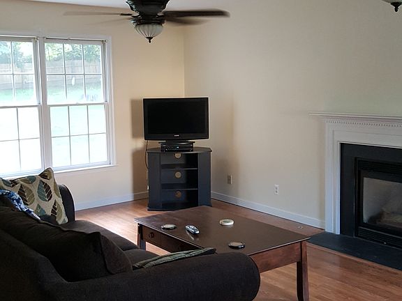 4th image of 3313 Appleford Dr