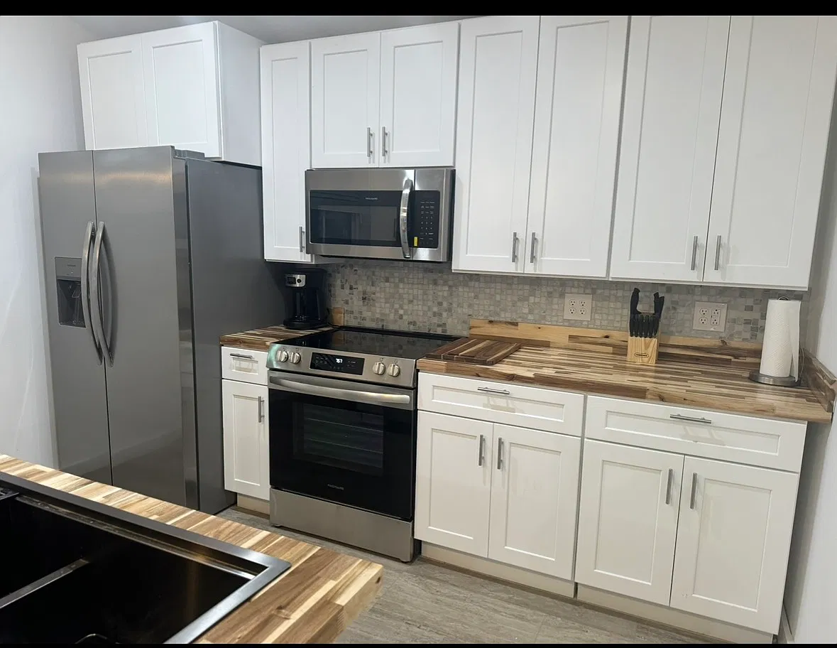 802 Dogwood Ln — Photo 3