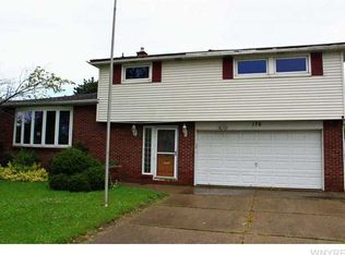 176 N Creek Dr, Buffalo, NY 14225