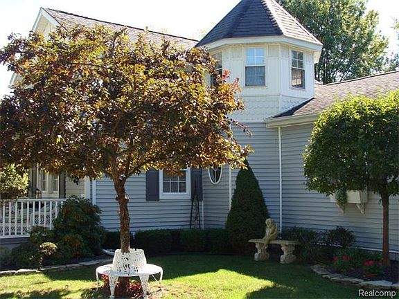 2nd image of 7234 Cedar St