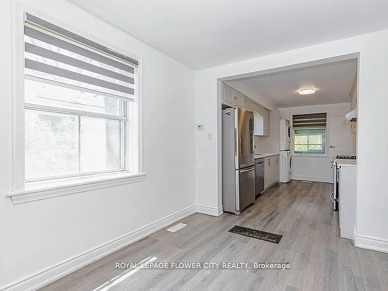 37 Warwick Rd — Photo 11