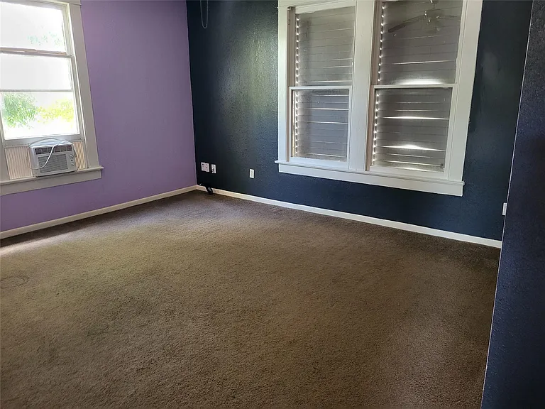 4401 Avenue Q 1/2 #2 — Photo 9