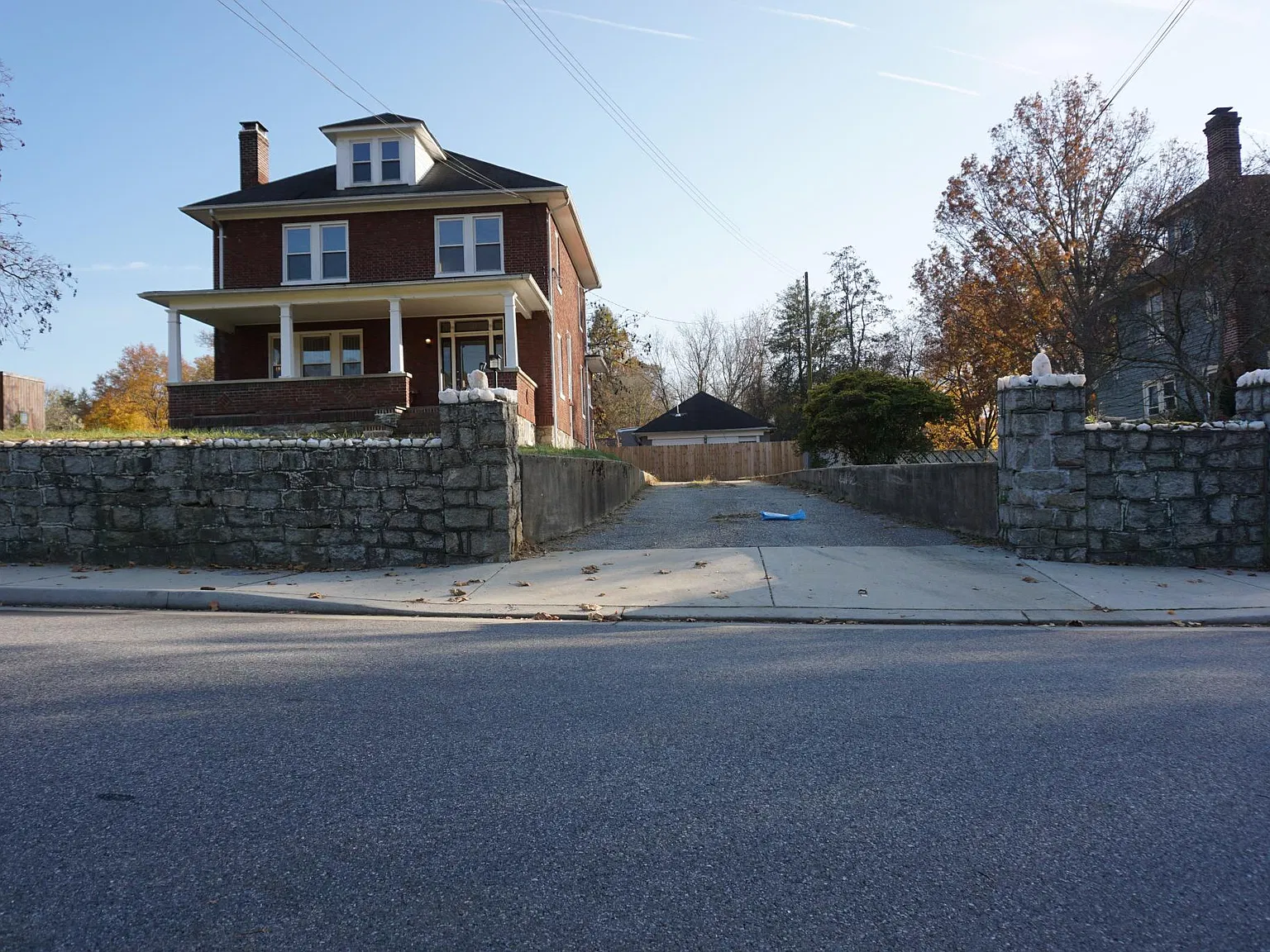 4 bed, 2.5 bath, 2400 sqft, $3,200 — Photo 1