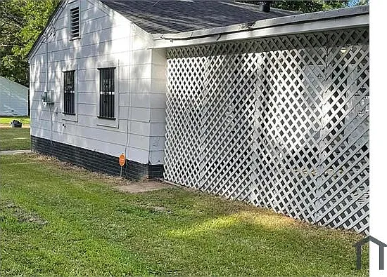 200 Stillwood Dr — Photo 1