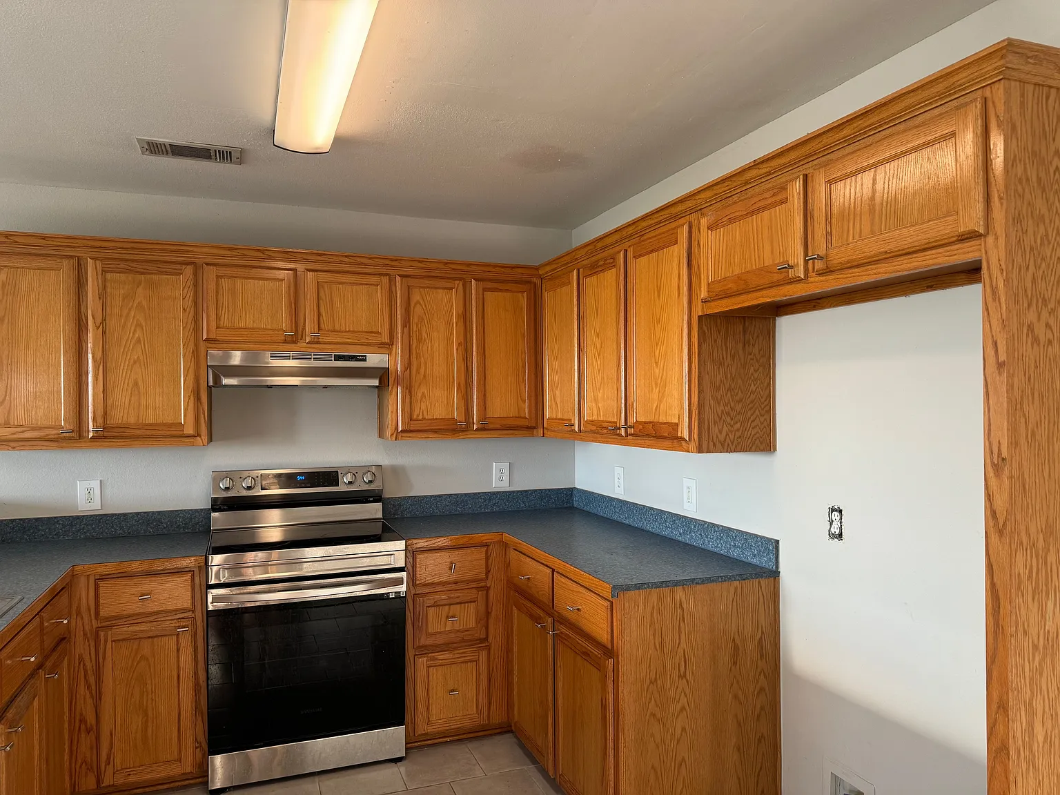 3 bed, 1288 sqft, $1,750 — Photo 3