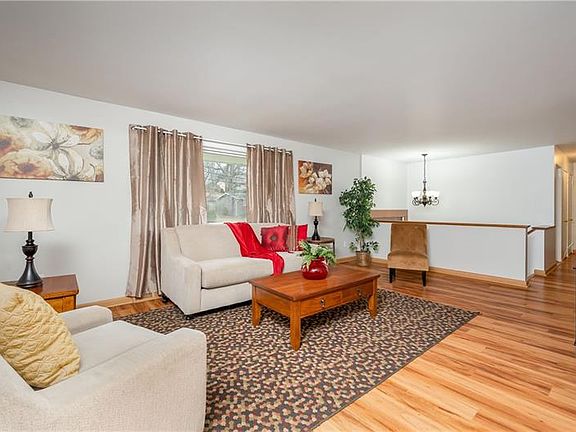 4th image of 124 Lyn Dale Dr