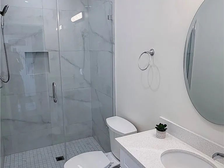 8146 Vantage Ave — Photo 4