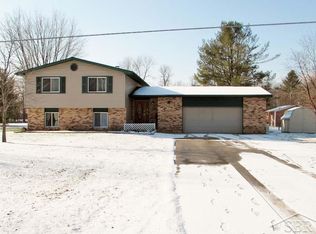 2743 N Stark Rd, Midland, MI 48642
