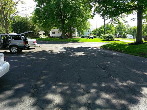 4th image of 39 Centennial Rd
