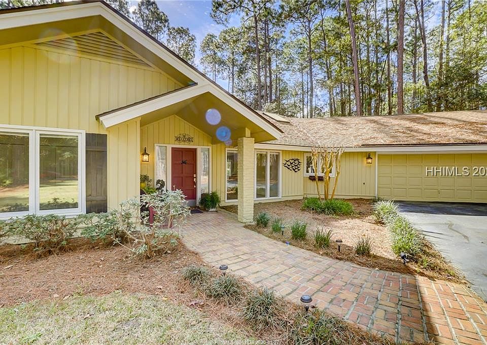 1st image of 4 Lenora Dr